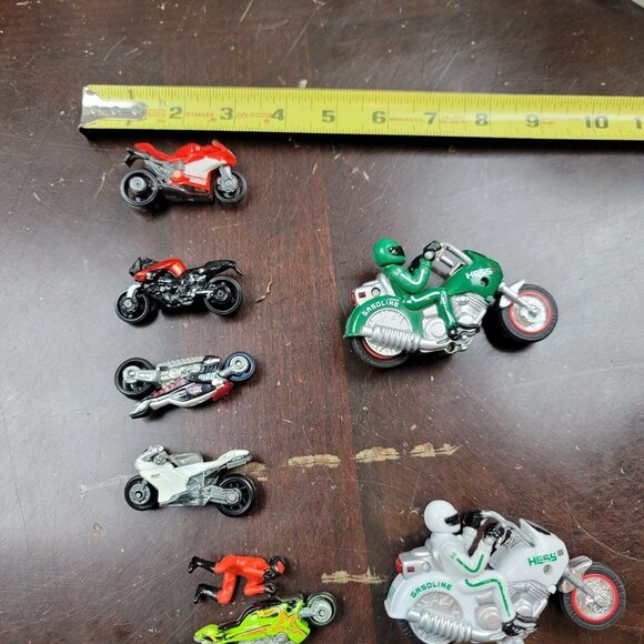 Mixed Branded Multicolor Lot Of‎ 7 Die Cast Motorcycles Including Hess - Picture 3 of 4
